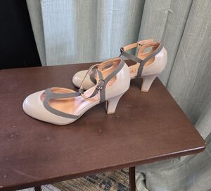 Journee Collection Beige and Gray Heels